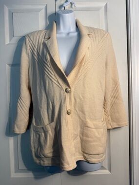 Vintage St John Collection 2 button cardigan size 8. Cream